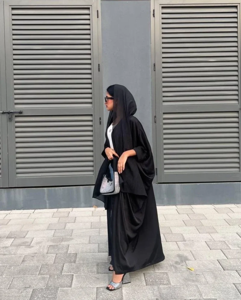 Bahraini Abaya