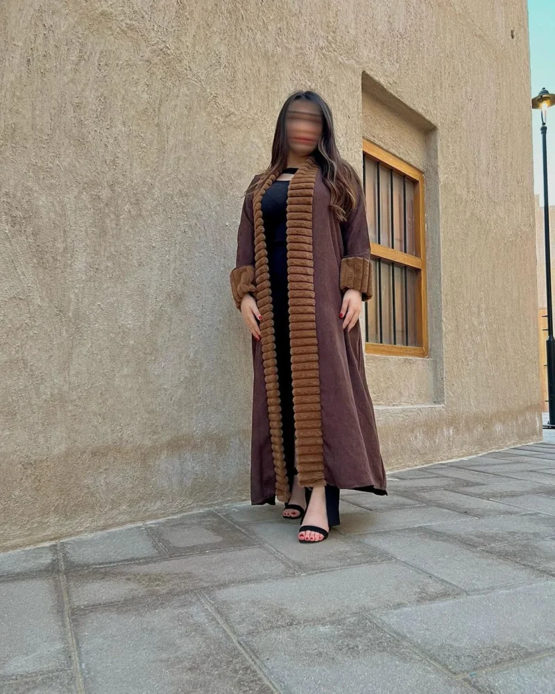 ⁦Classic Winter Coat/Abaya - Brown⁩ - الصورة ⁦7⁩