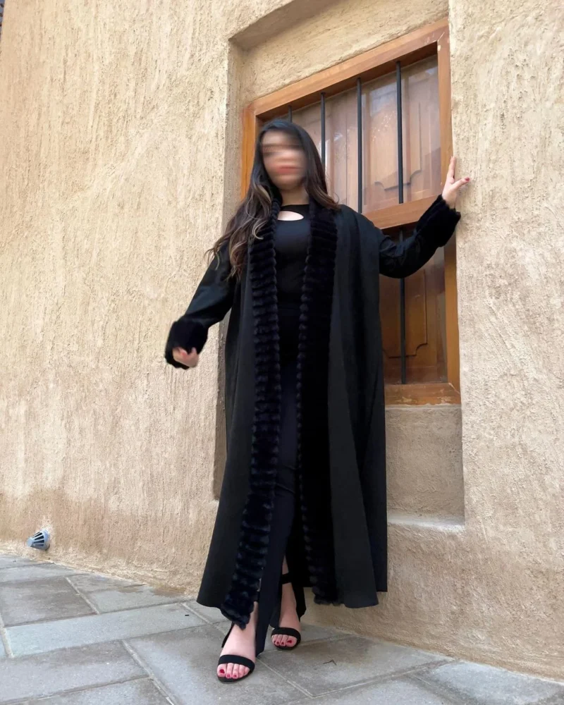 ⁦Classic Winter Coat/Abaya - black⁩ - الصورة ⁦4⁩