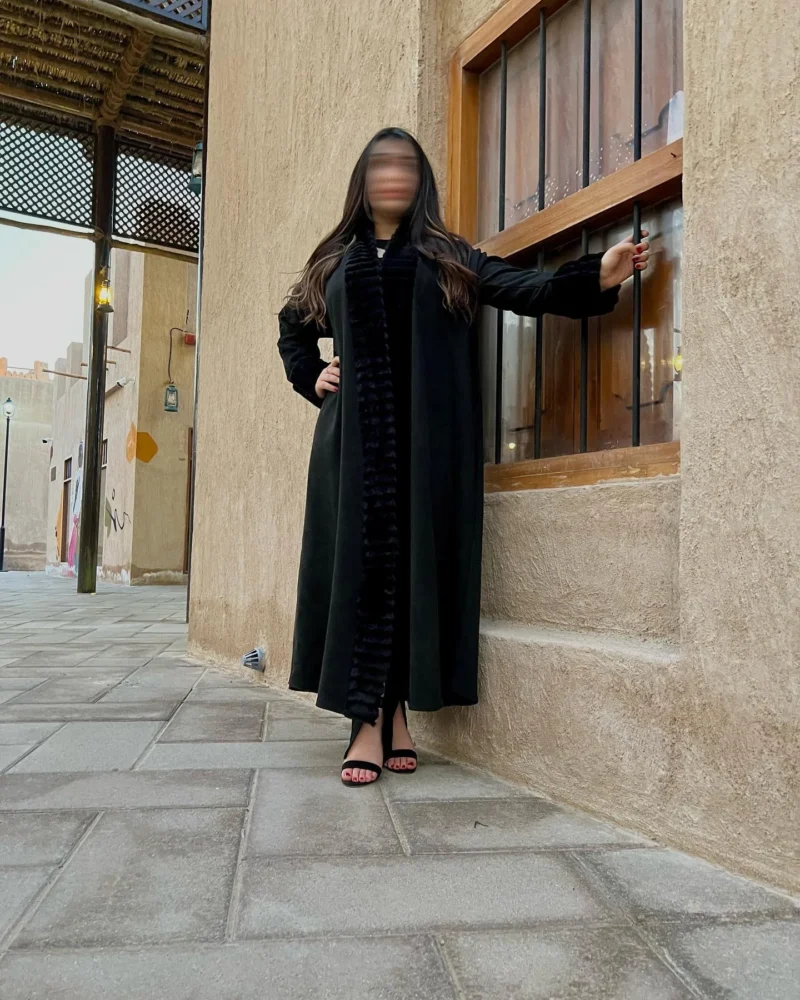 ⁦Classic Winter Coat/Abaya - black⁩ - الصورة ⁦2⁩