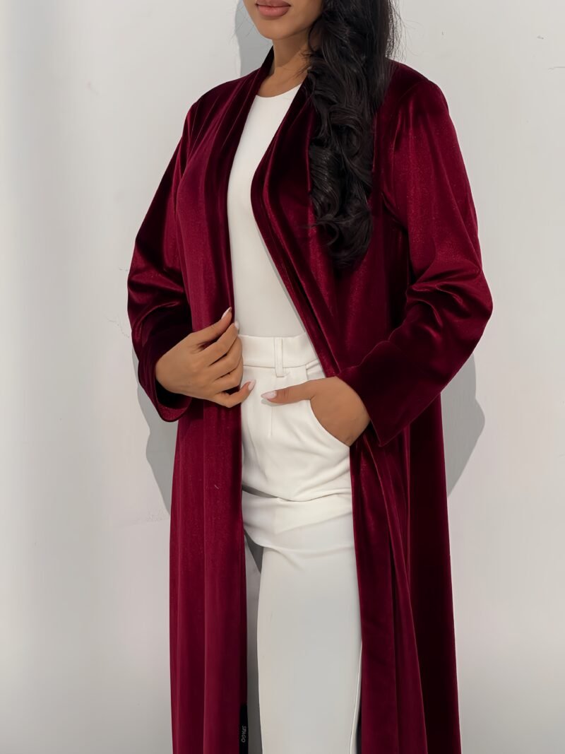 ⁦The maroon velvet⁩ - الصورة ⁦7⁩