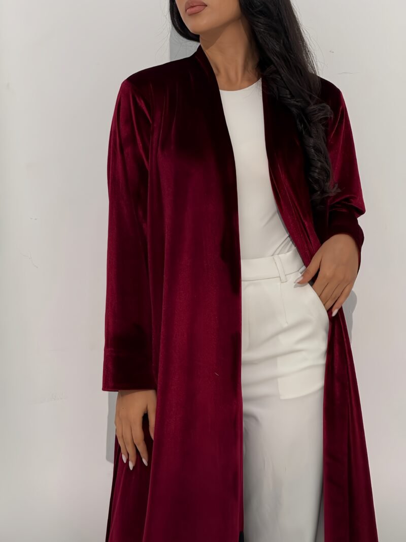 ⁦The maroon velvet⁩ - الصورة ⁦8⁩