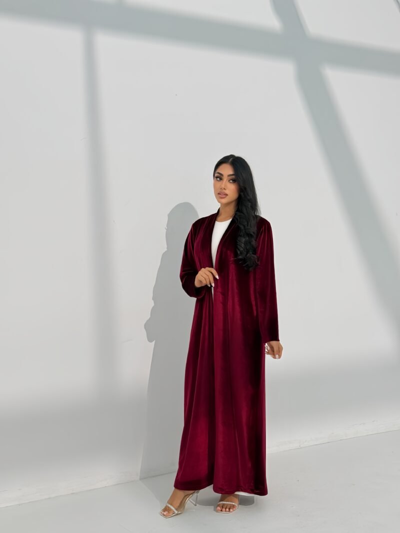 ⁦The maroon velvet⁩ - الصورة ⁦6⁩