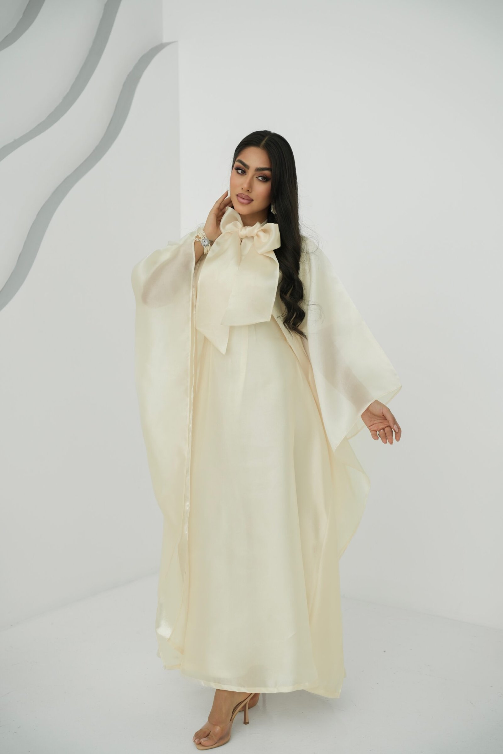 The off white in orgnaza - الصورة 7