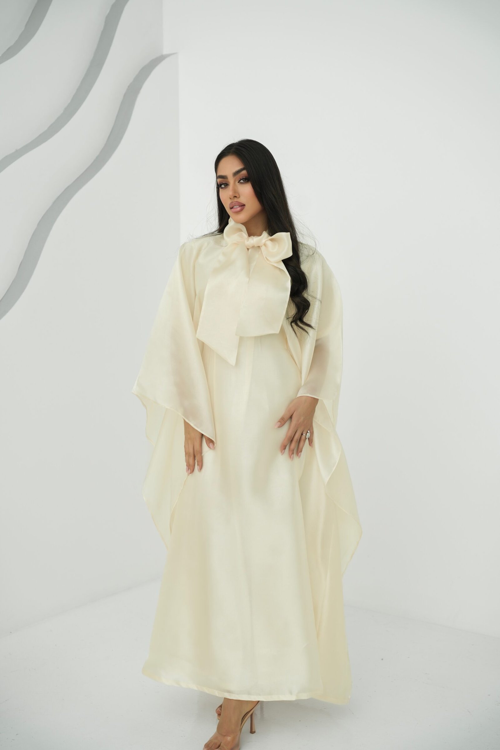 The off white in orgnaza - الصورة 6