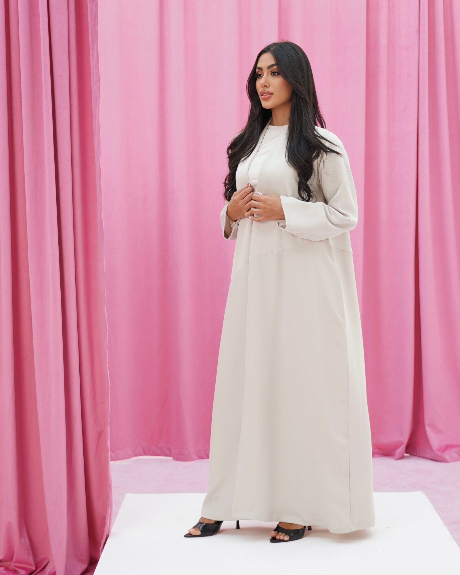 The Mii - off white - الصورة 6