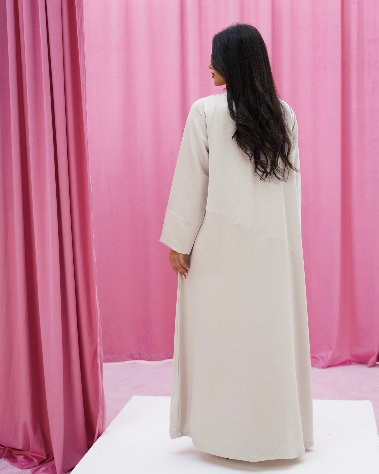 The Mii - off white - الصورة 3