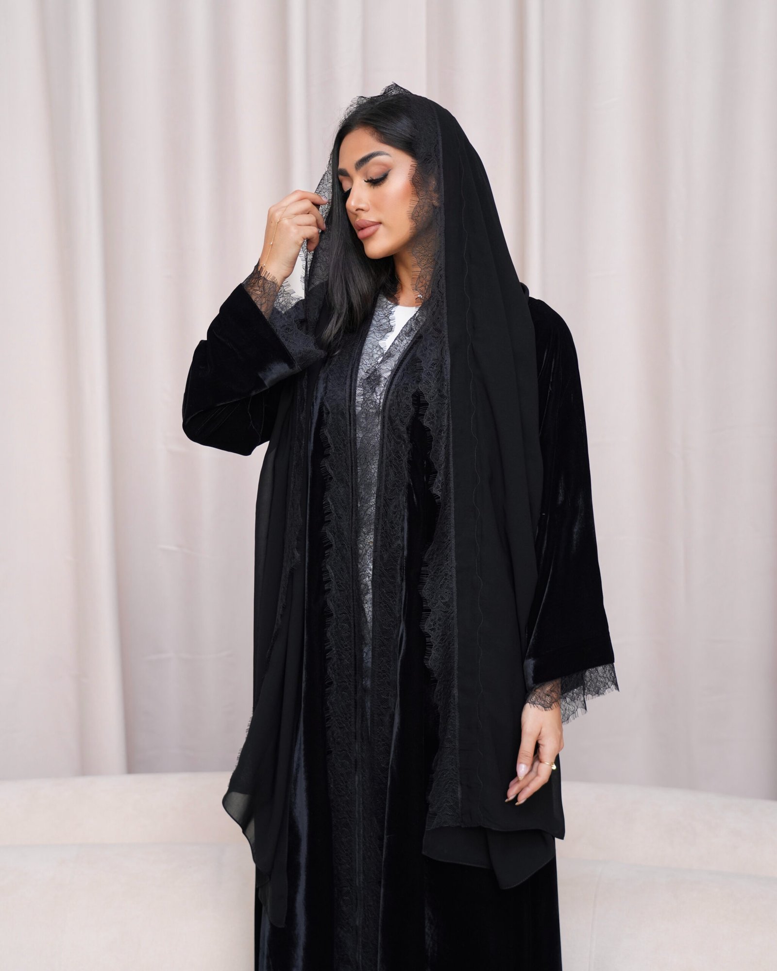 The Velvet lace - الصورة 6