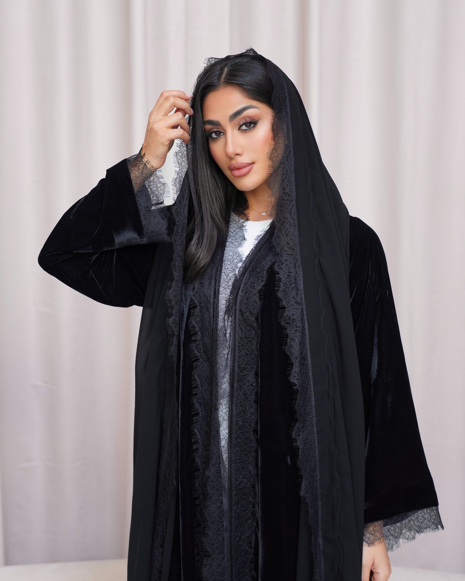 The Velvet lace - الصورة 8