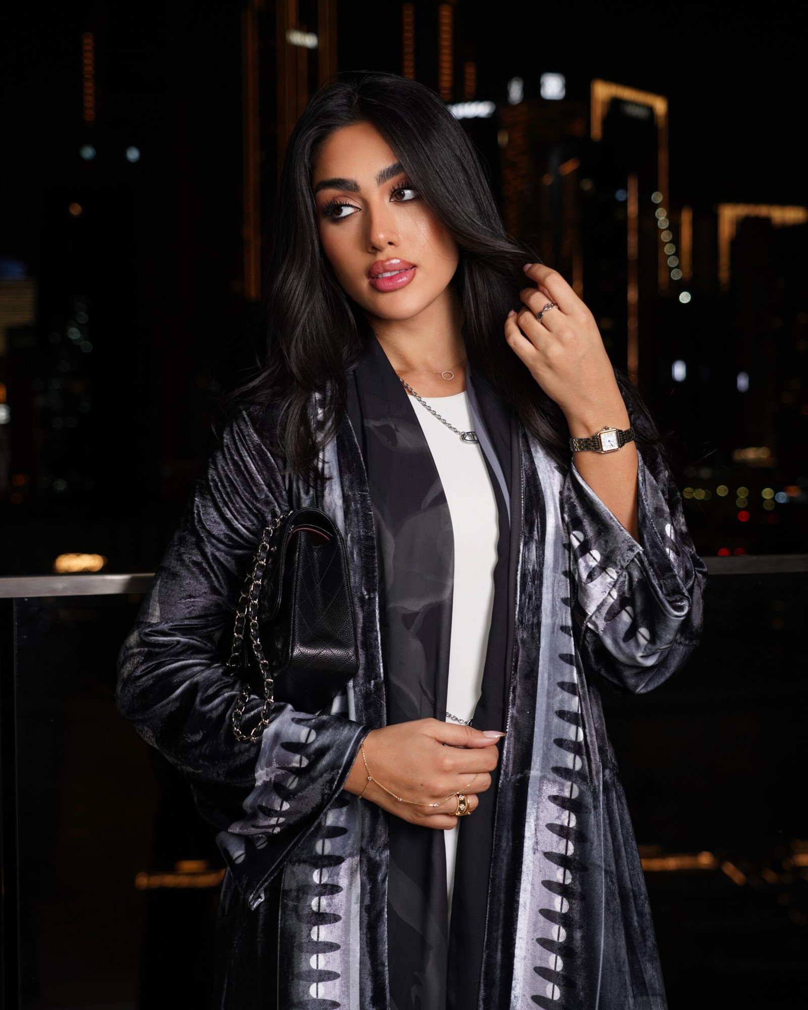 The Velvet ward - الصورة 2