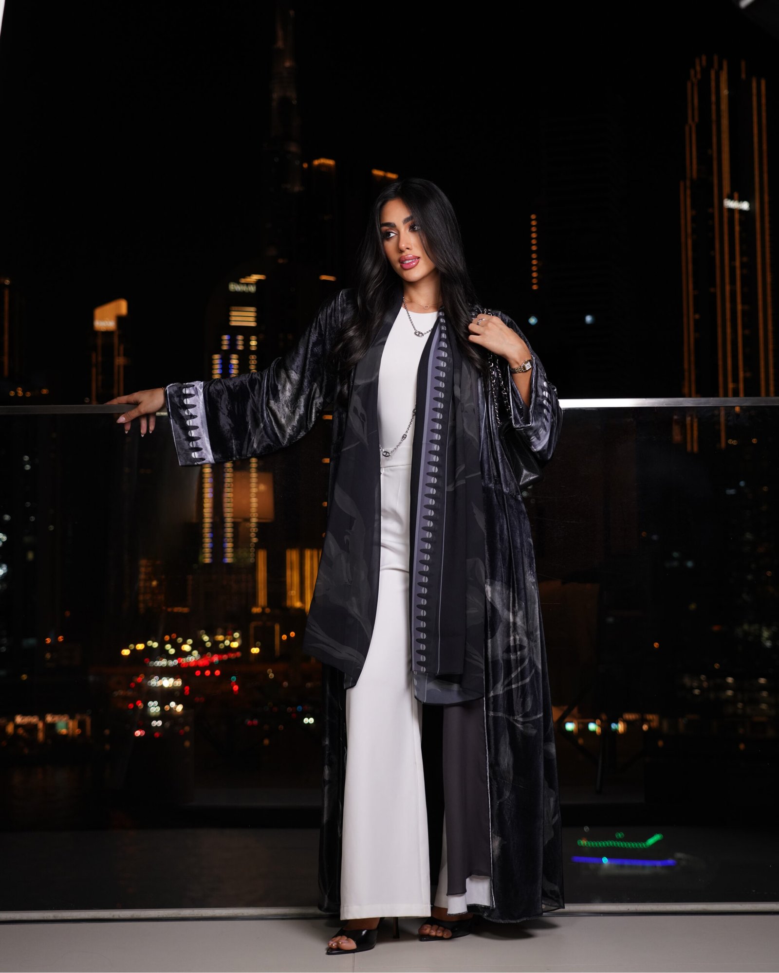 The Velvet ward - الصورة 3