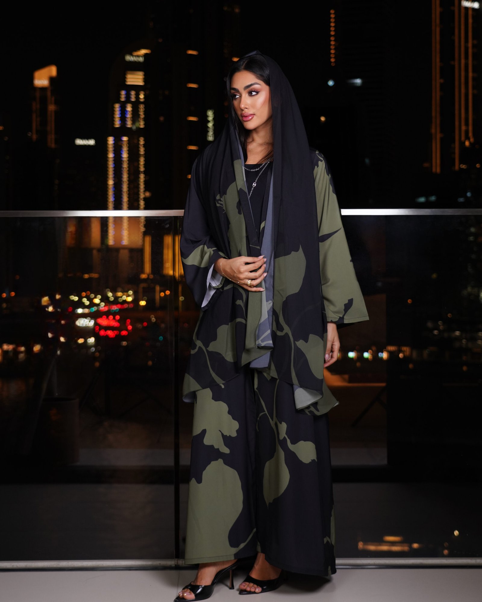 The Green Flowers - الصورة 10